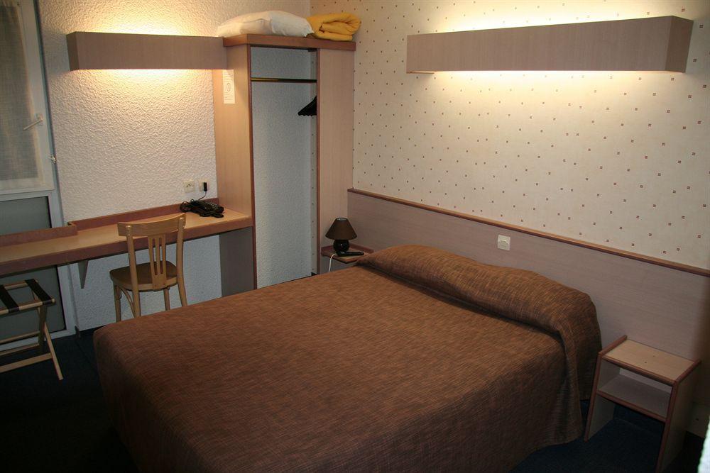 Brit Hotel アルジャンタン エクステリア 写真